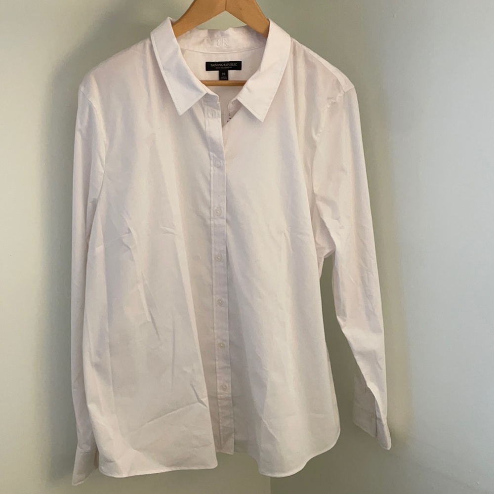 Banana Republic Riley Fitted White shirt